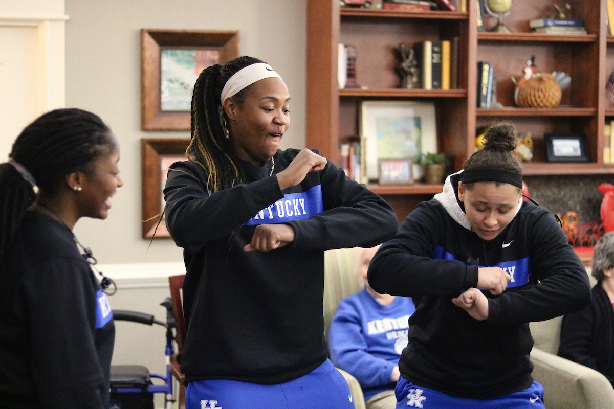 Nae Nae Cole, Sabrina Haines

The women's basketball team visits the patients of the Lantern at Morning Pointe Alzheimer's Center of Excellence.

Photo by Noah J. Richter | UK Athletics