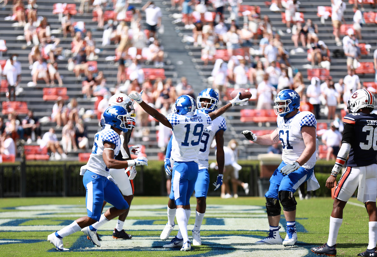 Akeem Hayes

UK fall to Auburn 29-13

Photo By Jacob Noger | UK Football