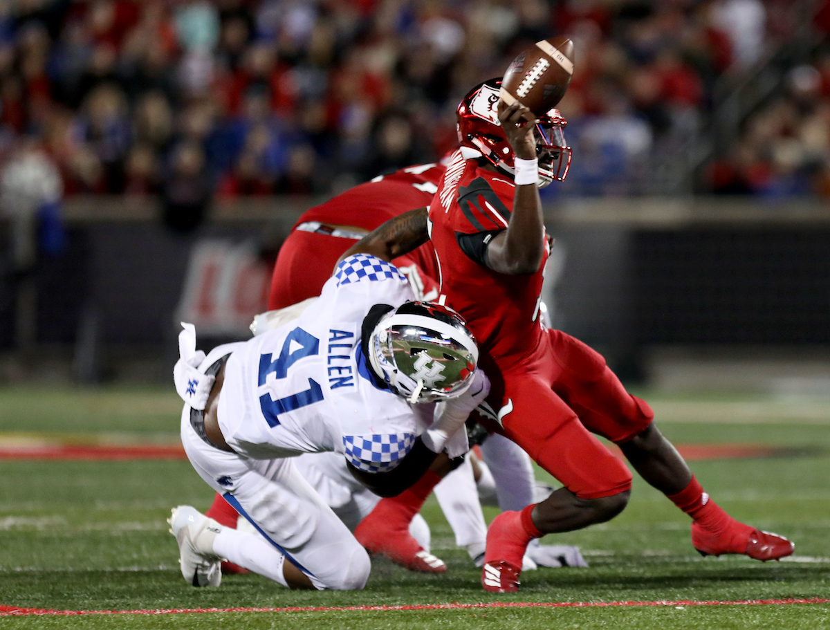 Josh Allen

Kentucky Football beats Louisville at Cardinal Stadium 56-10.

Photo By Robert Burge l UK Athletics