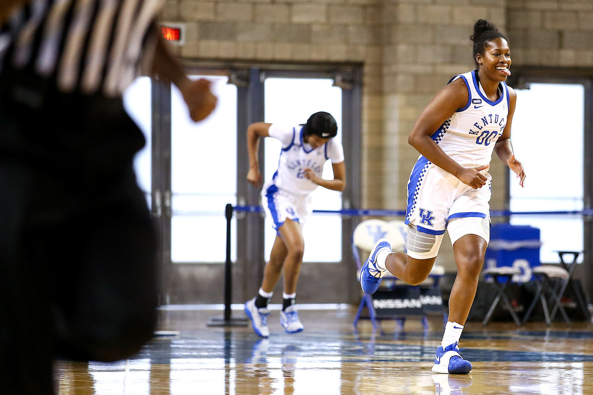 Olivia Owens. 

Kentucky beats Worfford 98-37.

Photo by Eddie Justice | UK Athletics