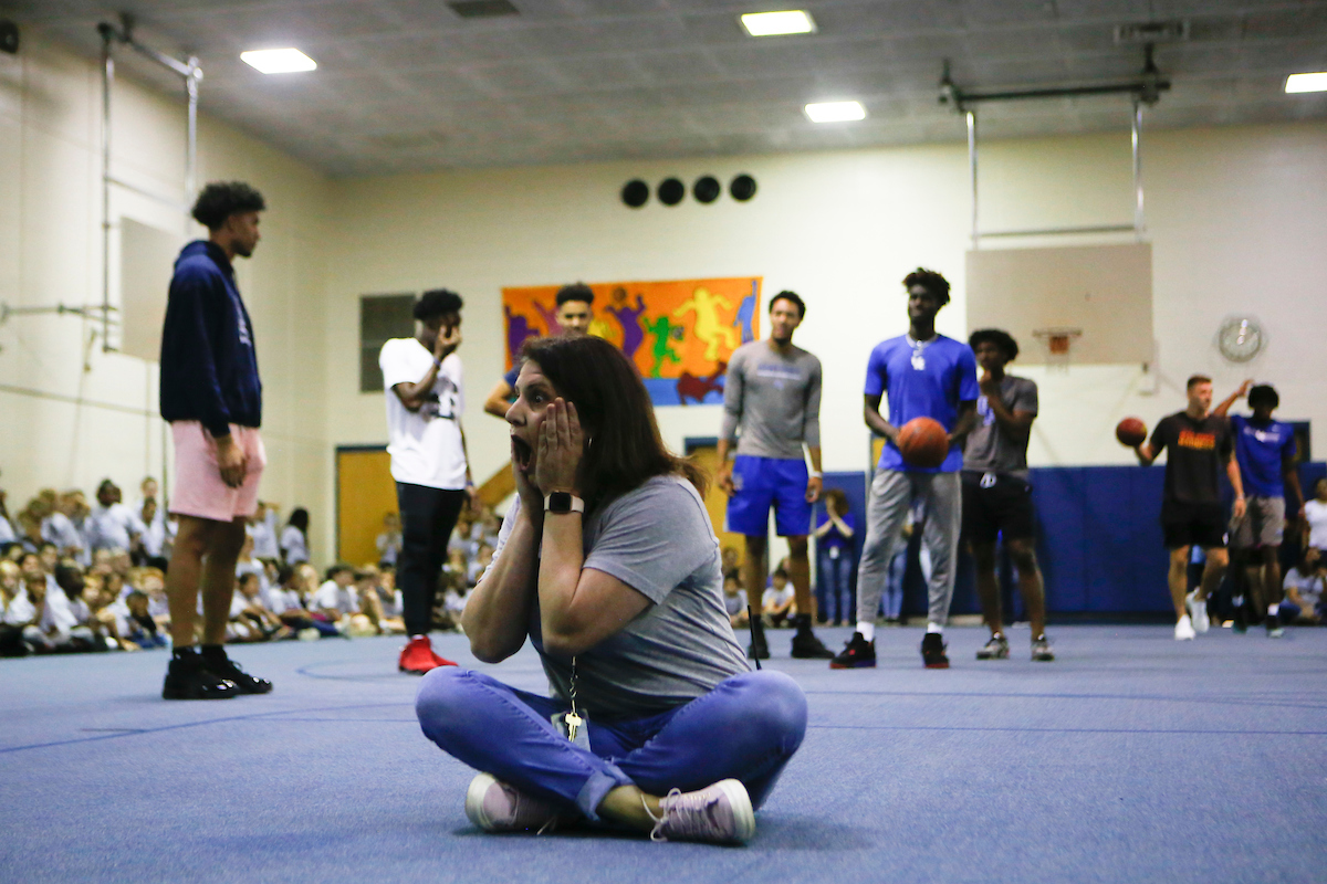 Men's Basketball team delivers food to God’s Pantry at Picadome Elementary. 

Photo by Hannah Phillips | UK Athletics
