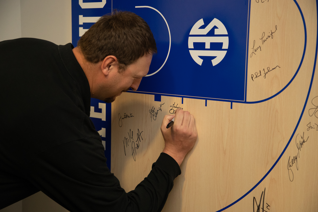 Lukasz Obrzut

Men's Basketball Reunion Weekend.  Photo by Mark Mahan