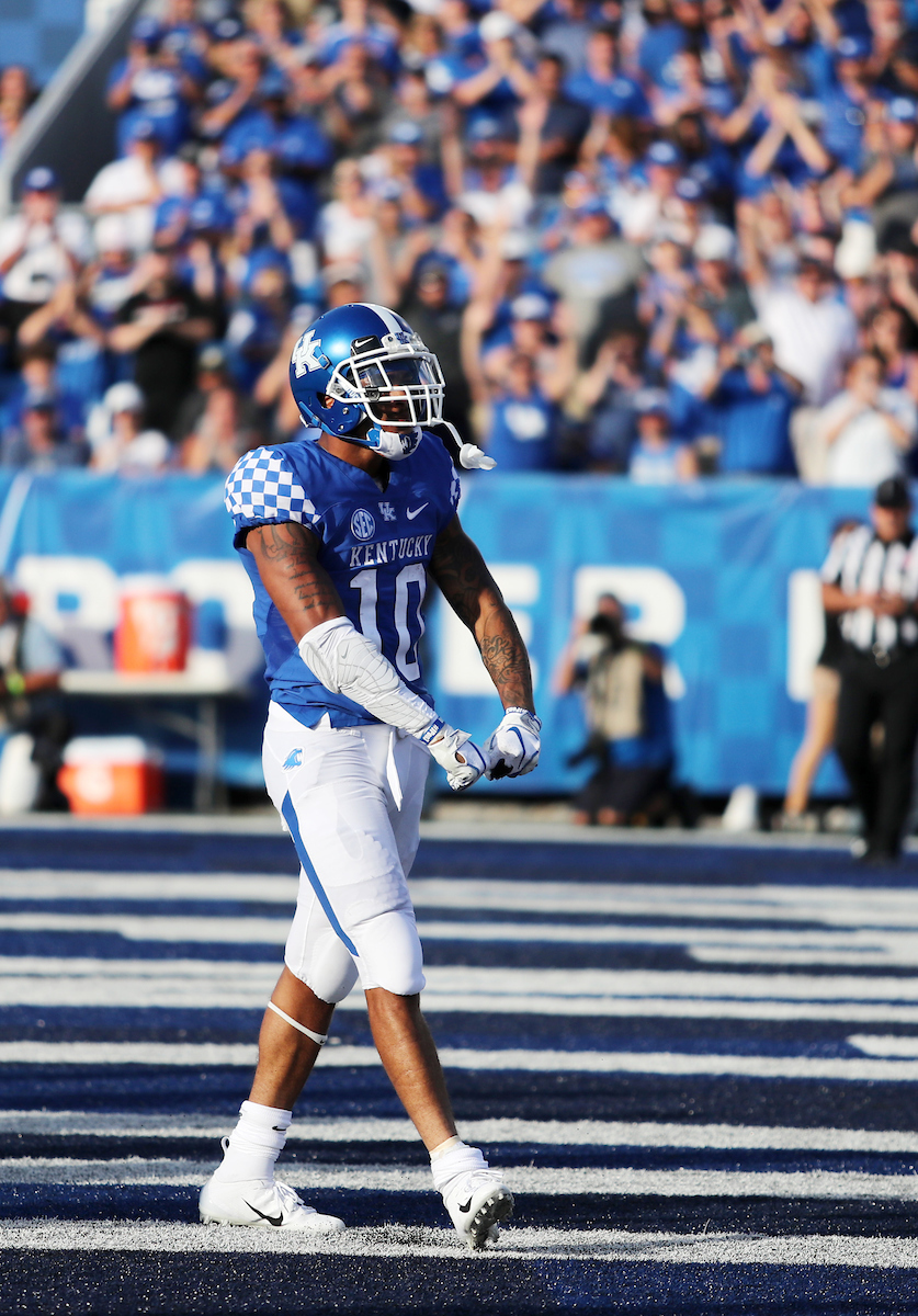 Asm AJ Rose


Kentucky Football beats Central Michigan 35-20.

Photo by Britney Howard | UK Athletics
