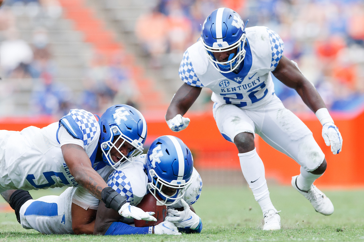 DEANDRE SQUARE.  JAMIN DAVIS.

Kentucky falls to Florida, 34-10.

Photo by Elliott Hess | UK Athletics