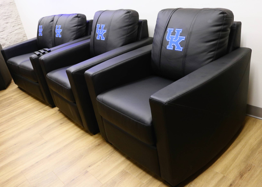 The UK Rifle team toured the new Wendell & Vickie Bell team room on Monday.