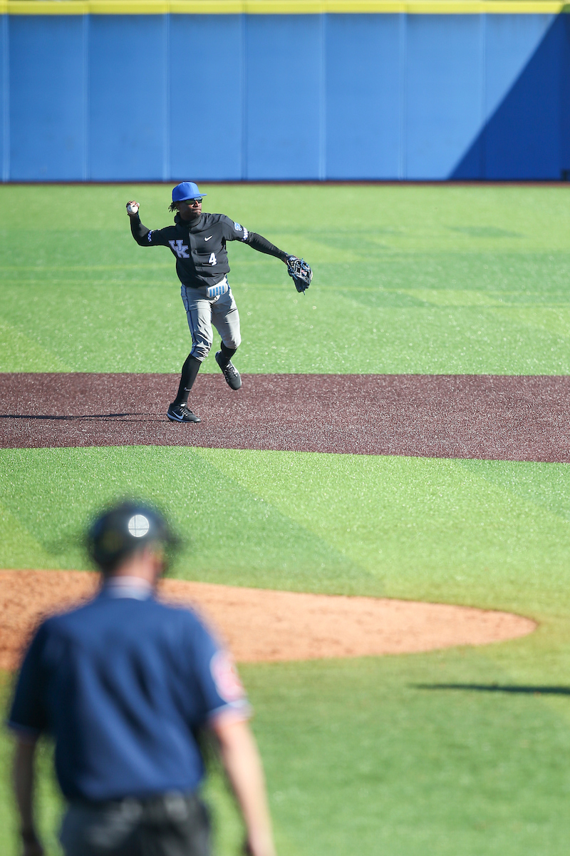 Zeke Lewis

2020 Fall Ball

Photo by Grant Lee | UK Athletics