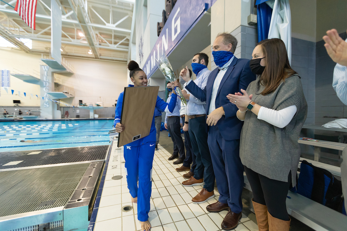 Kentucky Women's team beats Louisville 200.5-99.5
Kentucky Men's team falls to Louisville 111-188.

Photo by Grant Lee | UK Athletics