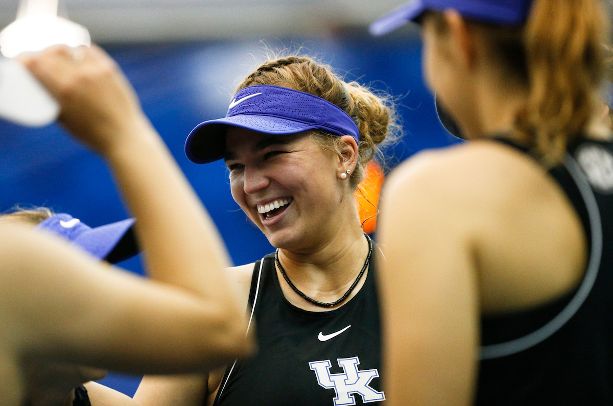 AKVIL? PARA?INSKAIT?.

Women's Tennis comes out on top of Mississippi State on Senior Day.


Photo by Isaac Janssen | UK Athletics