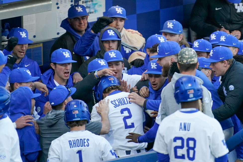 Hit Parade: Kentucky Clubs Norfolk State With Balanced Attack