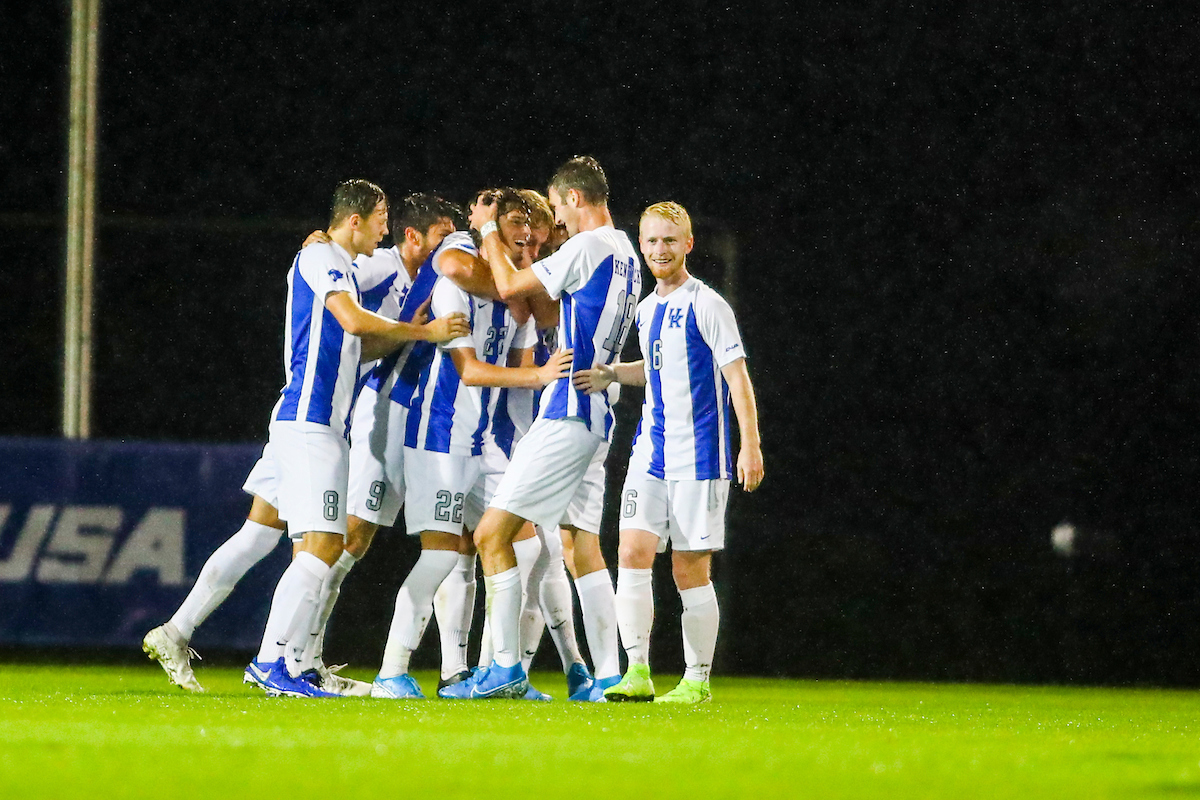 Team Photo

Kentucky defeats Wright State University 7-1.

Photo by Hannah Phillips | UK Athletics
