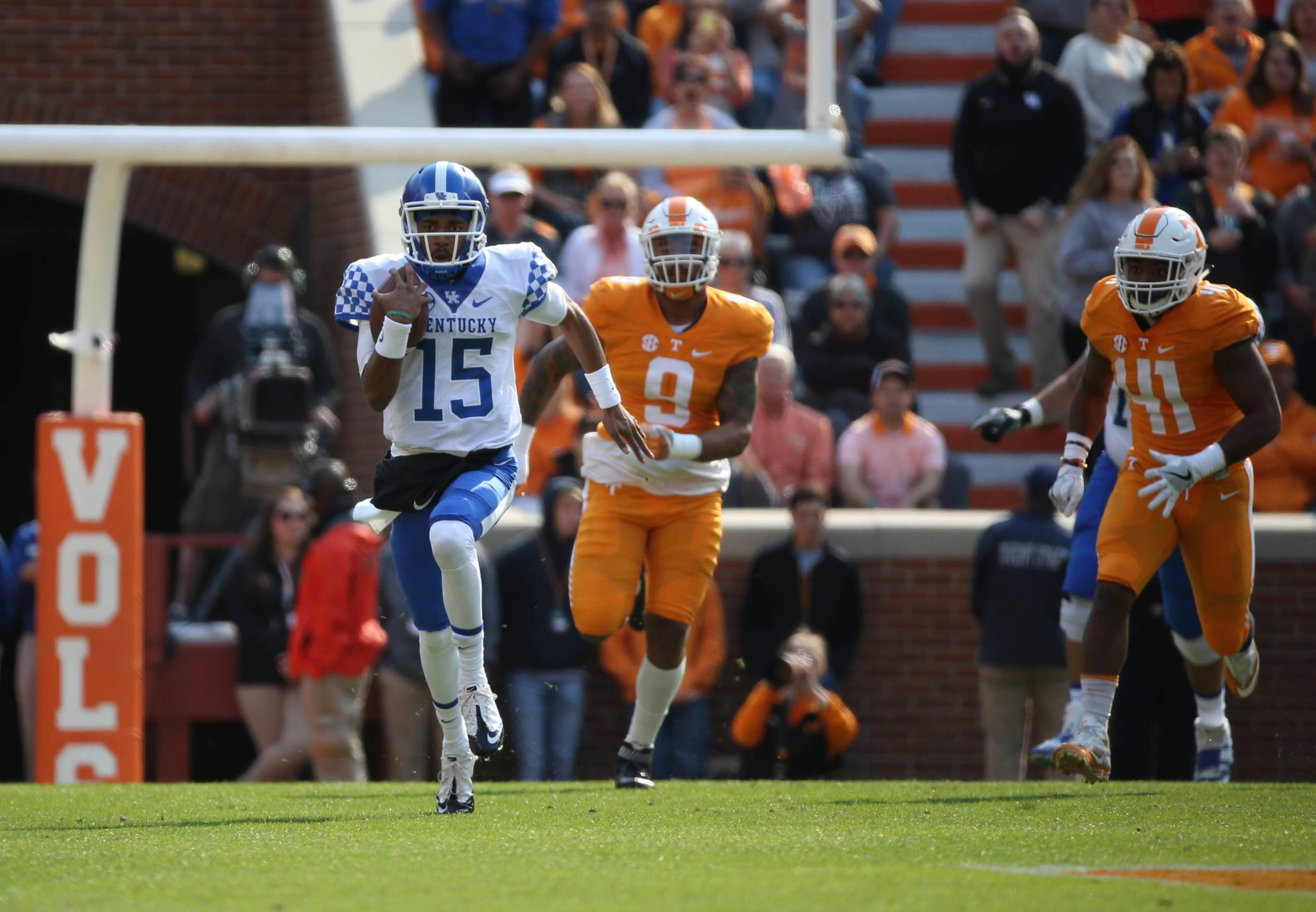 Football Cats Fall at Tennessee