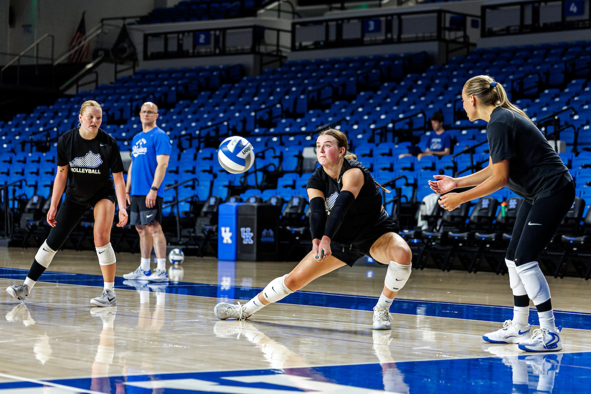 A picture of Georgia Watson passing the volleyball