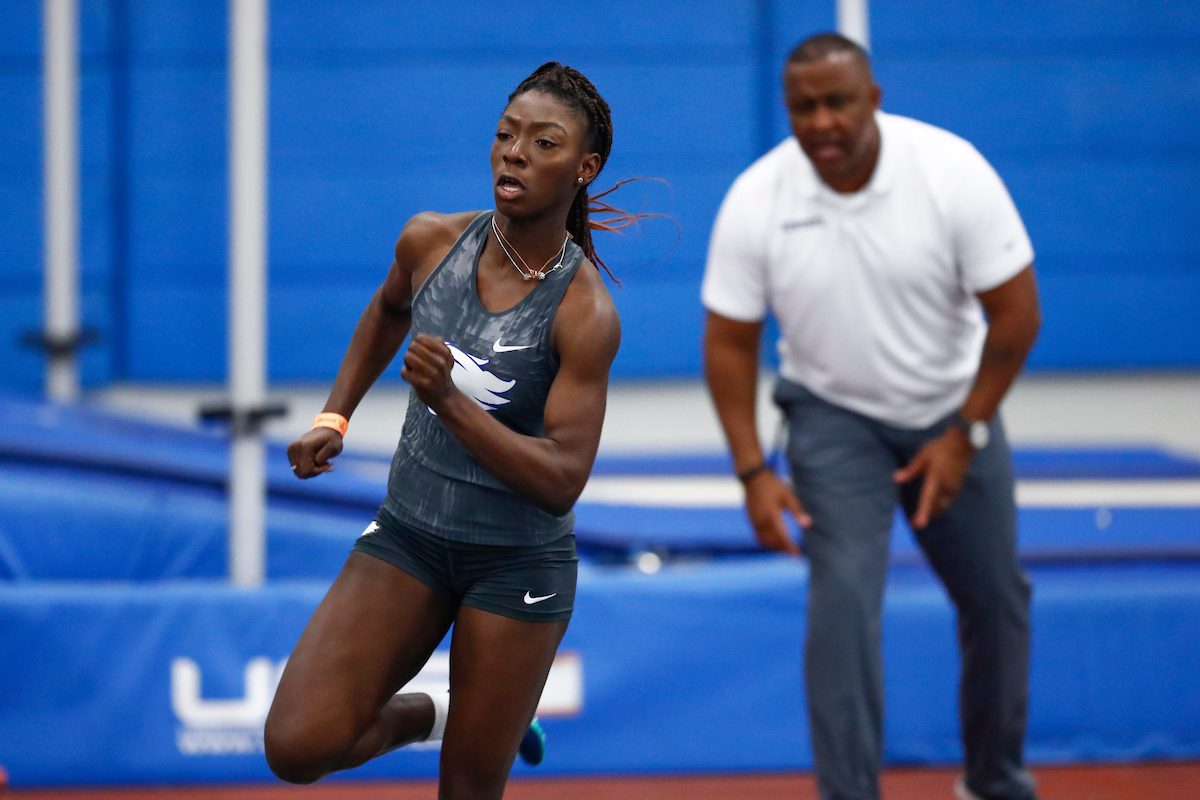 Megan Moss. Coach Lonnie Greene.

Jim Green Invitational


Photo by Isaac Janssen | UK Athletics