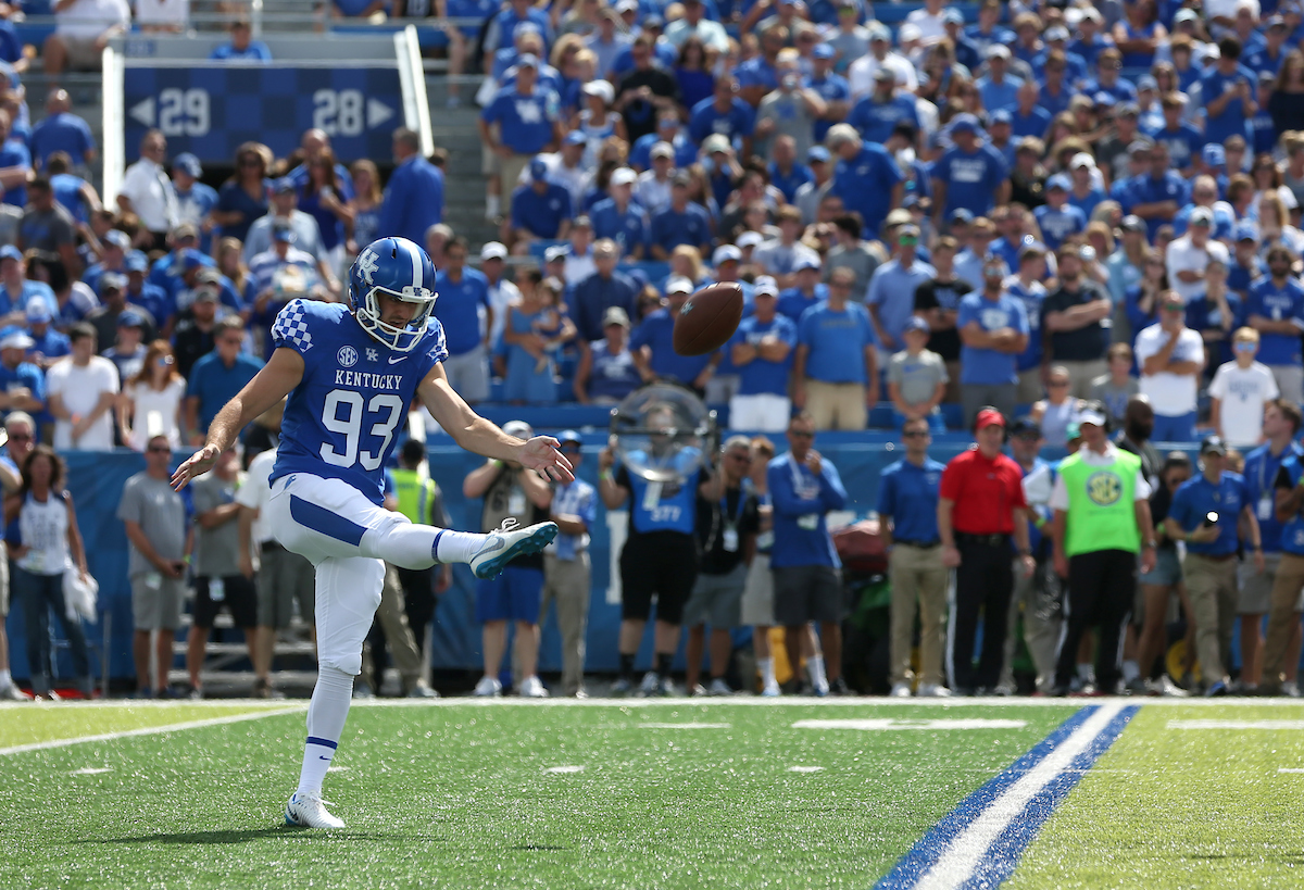 Max Duffy

Kentucky beats Central Michigan 35-20.


Photo By Barry Westerman | UK Athletics