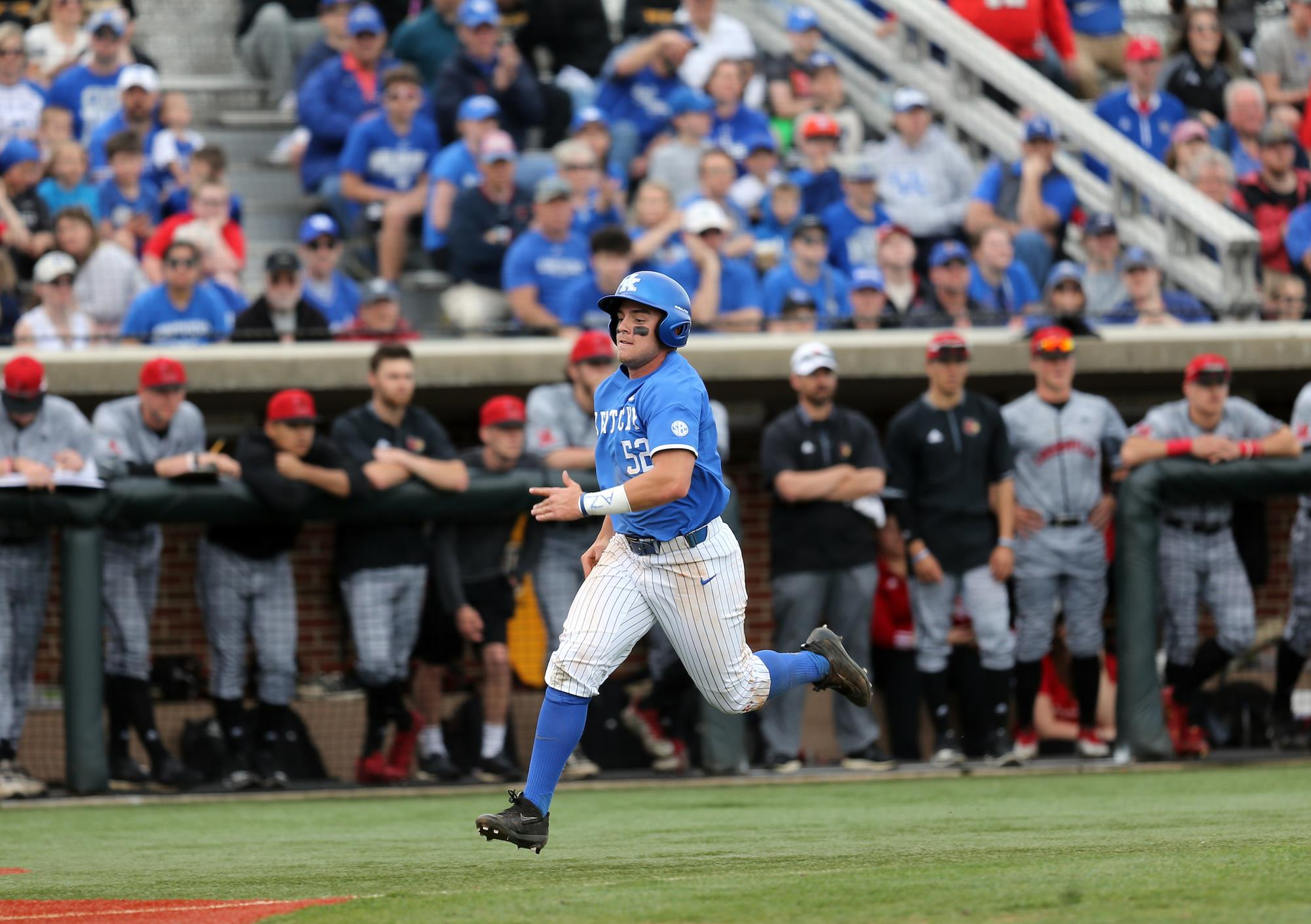 Kentucky Ends Five-Game Road Trip in Louisville