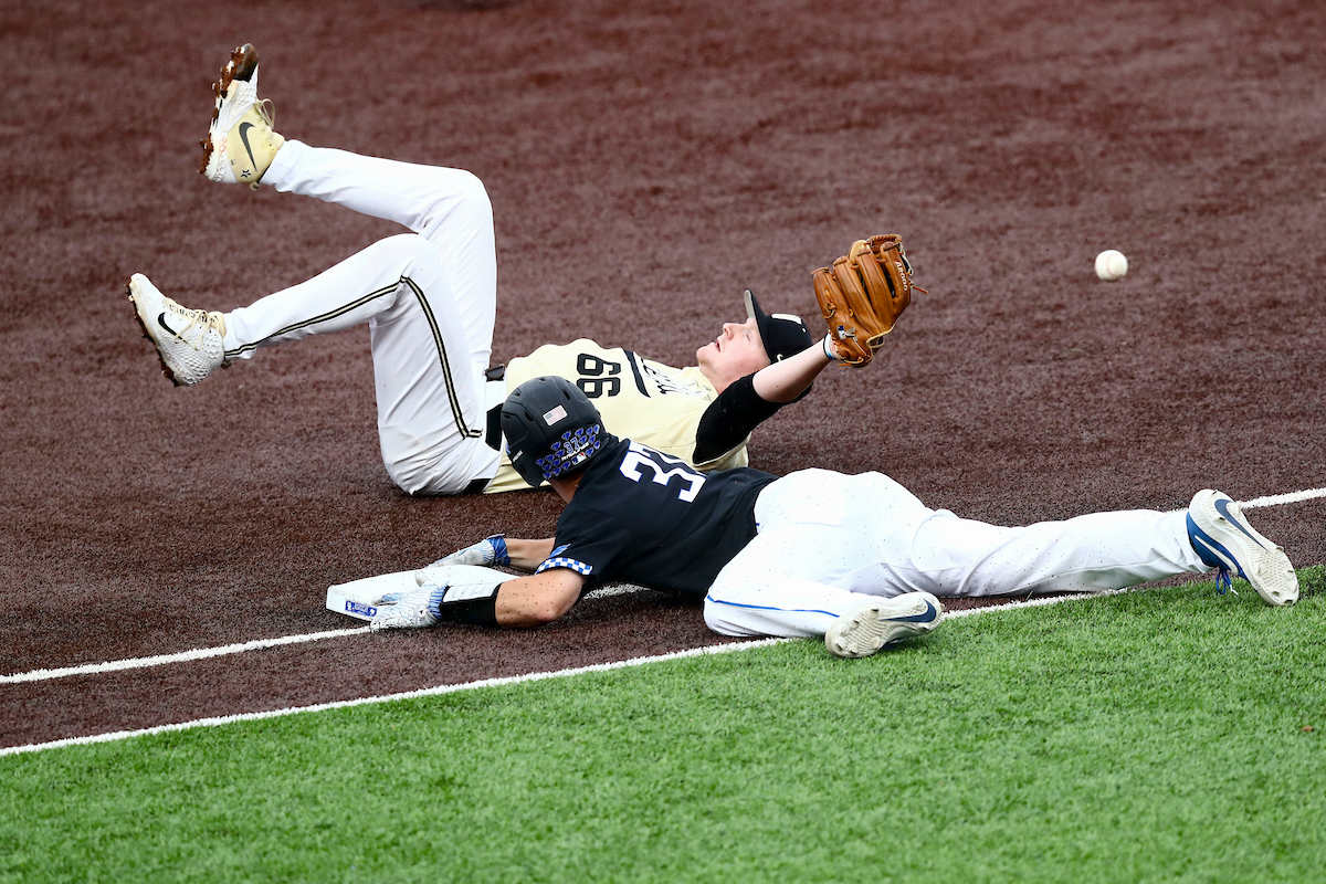 CAM HILL.

Kentucky falls to Vanderbilt, 16-10.


Photos by Elliott Hess | UK Athletics