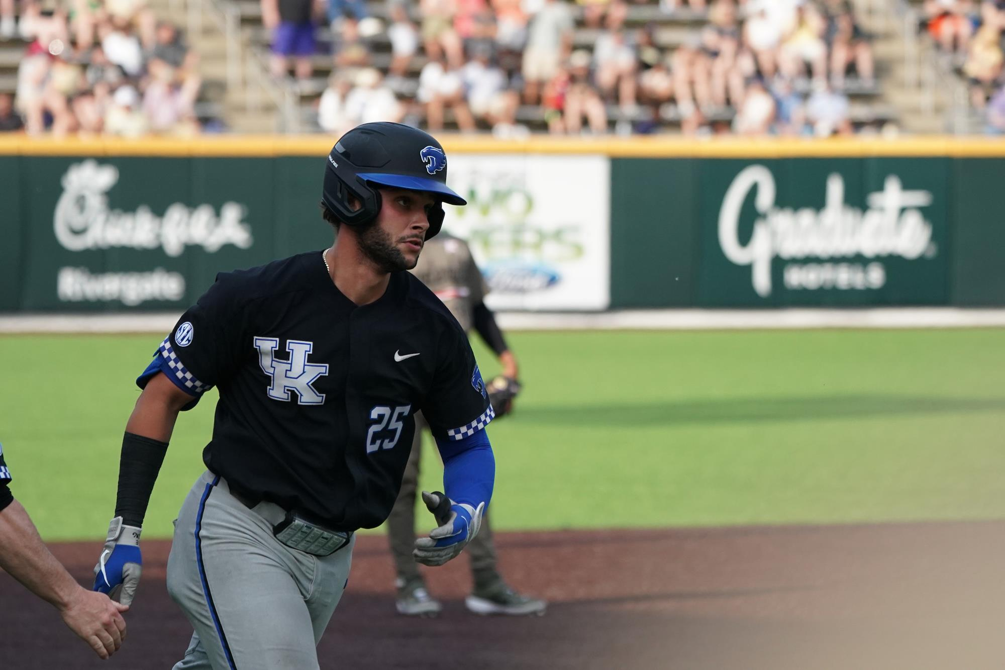 Sealed With A Kess! Kentucky Stuns No. 2 Vanderbilt on Kessler’s Blast