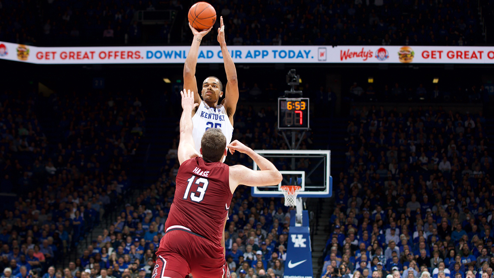 No. 5 Kentucky Blasts South Carolina