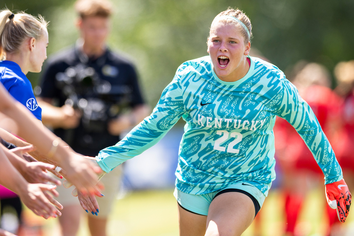 Megan Holland Named SEC Defensive Player of the Week