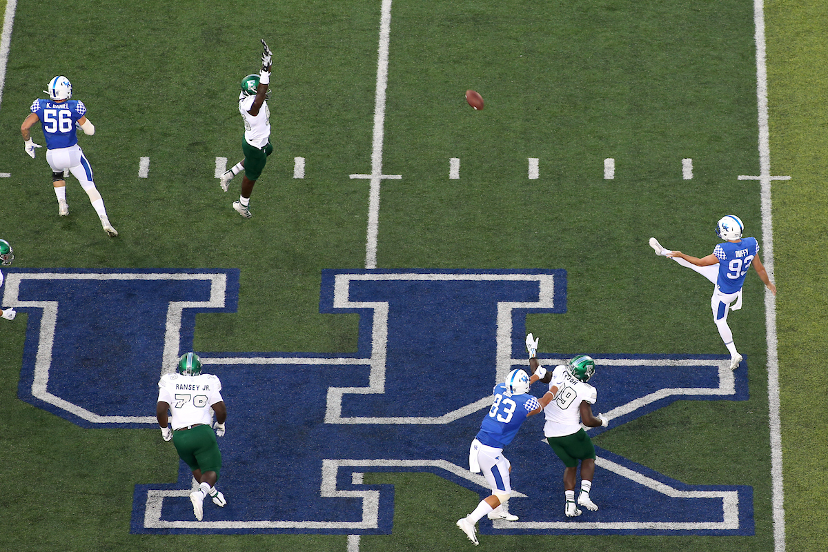 Max Duffy

UK beat EMU 38-17.


Photo By Barry Westerman | UK Athletics