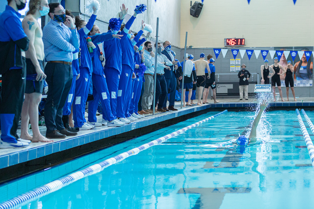 Kentucky Women's team beats Louisville 200.5-99.5
Kentucky Men's team falls to Louisville 111-188.

Photo by Grant Lee | UK Athletics