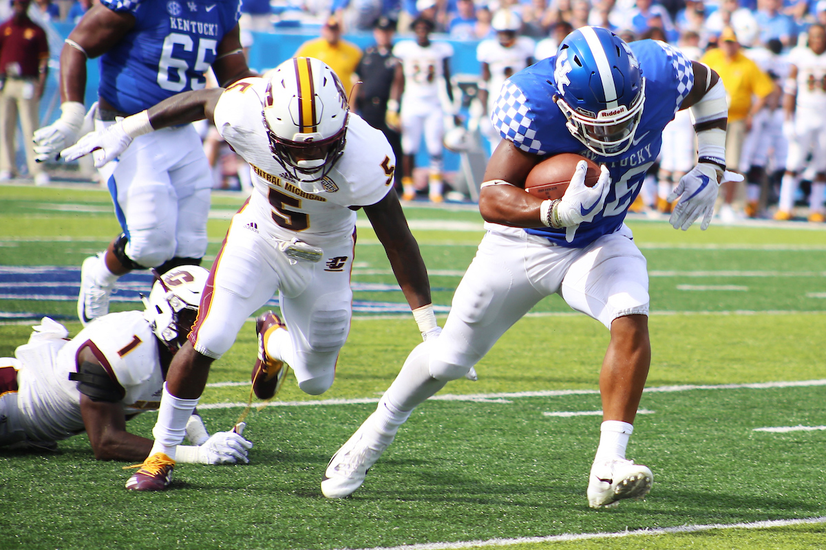 Benny Snell.

Kentucky beats Central Michigan 35-20.


Photo by Maddie Baker | UK Athletics