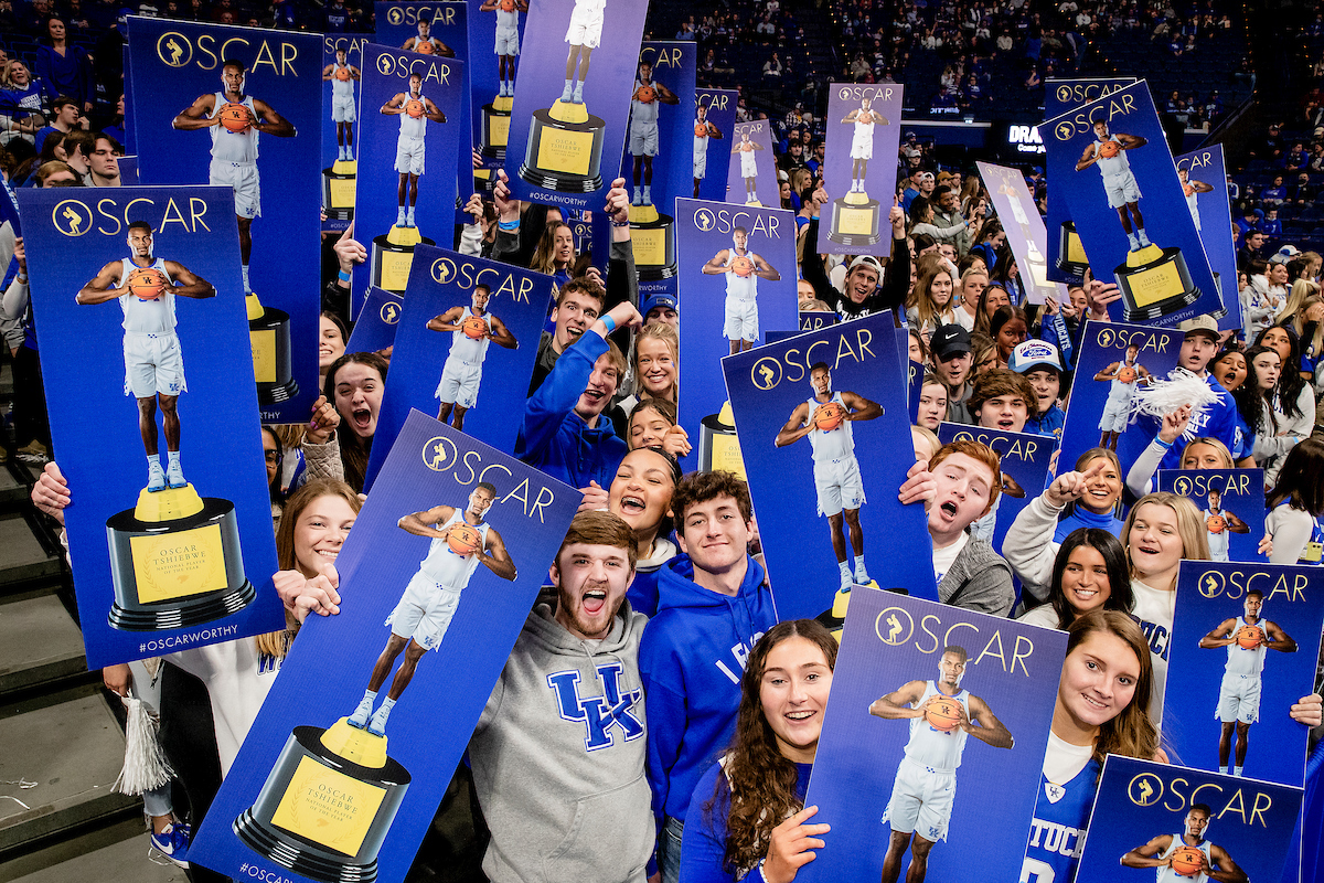 Oscar Tshiebwe. Fans.

Kentucky beat Alabama 90-81.

Photos by Chet White | UK Athletics