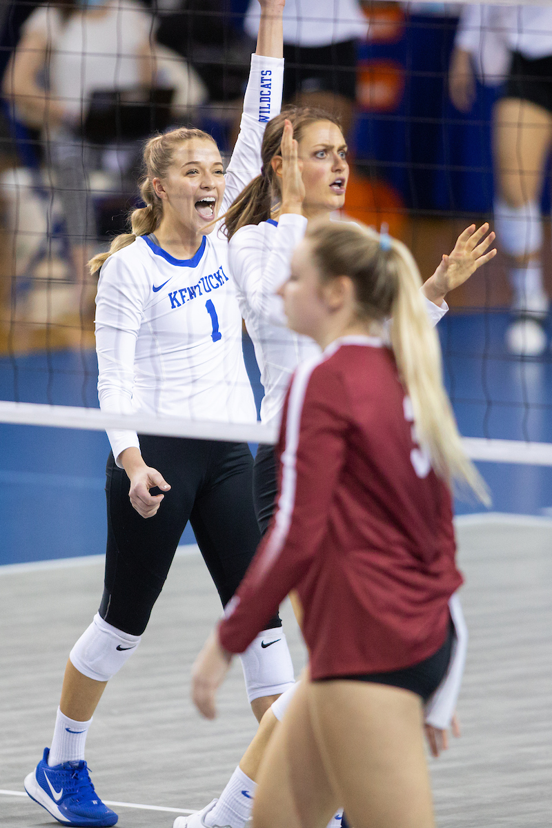 Maddie Berezowitz.

Kentucky sweeps Alabama 3 - 0

Photo by Grant Lee | UK Athletics