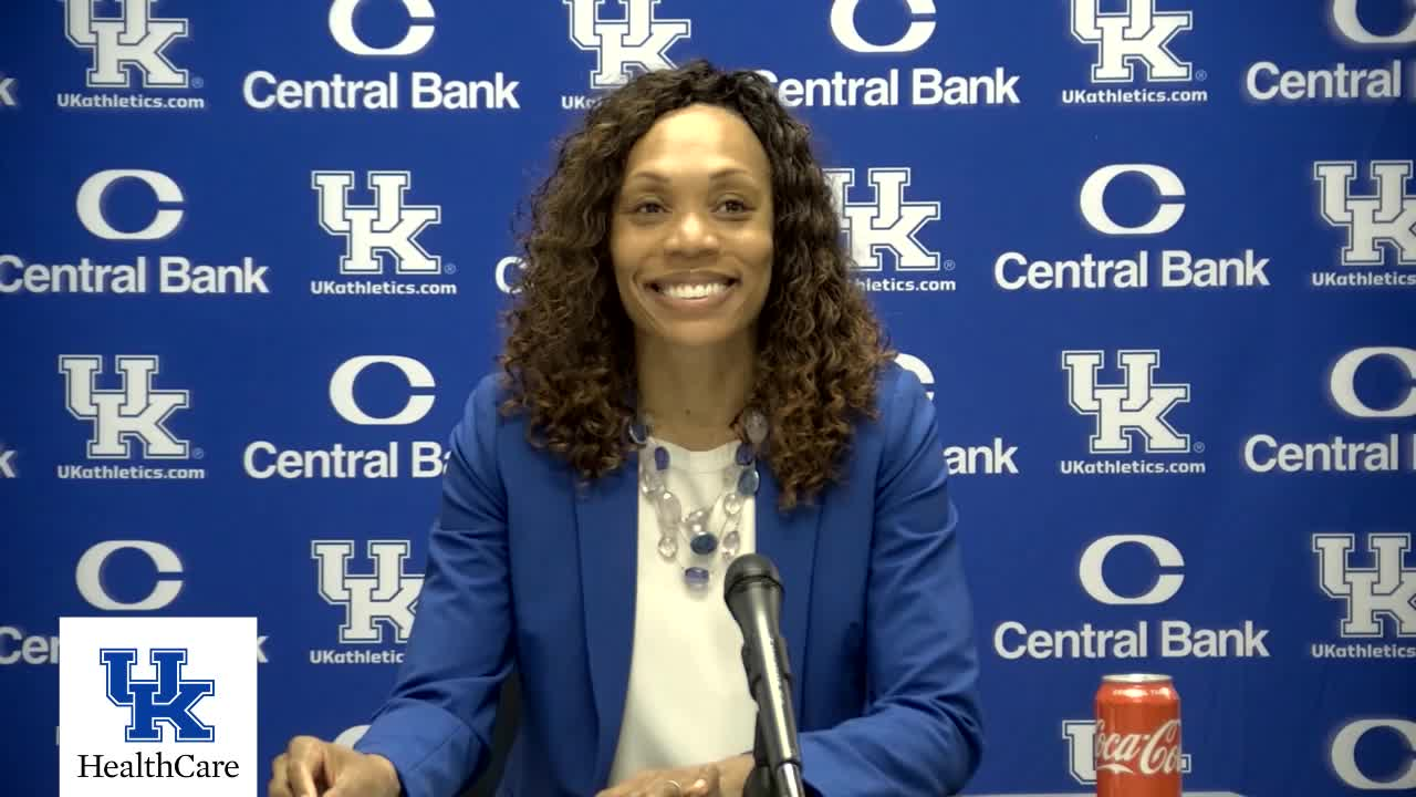 WBB: Coach Elzy and Rhyne Howard - Georgia Postgame