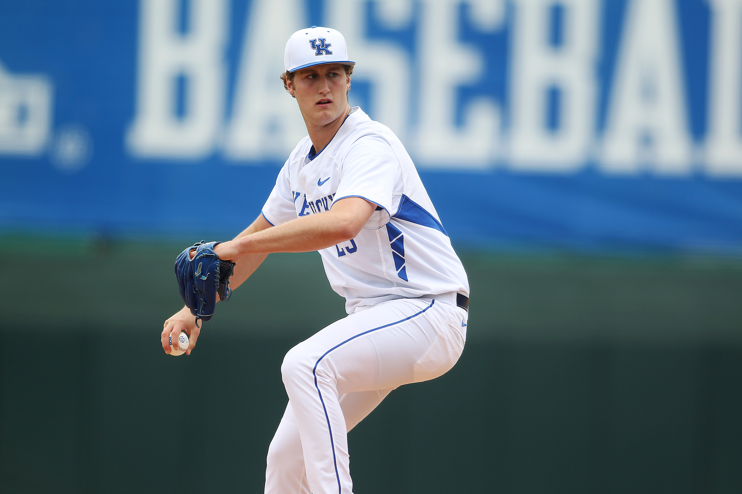 Cody Leads Kentucky Baseball Past Missouri, 7-2