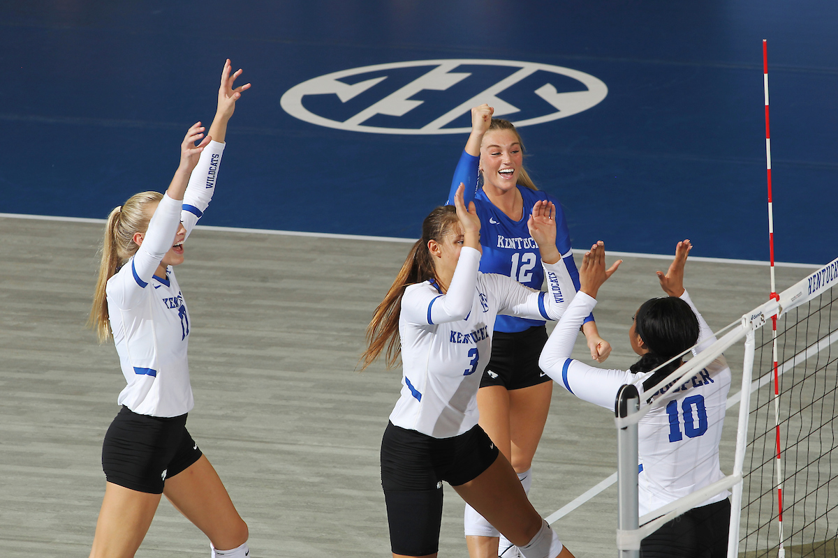 Gabby Curry. Ali Stumler. Madison Lilley. Caitlyn Cooper.

UK volleyball sweeps UT Chattanooga. 

Photo by Quinlan Ulysses Foster I UK Athletics