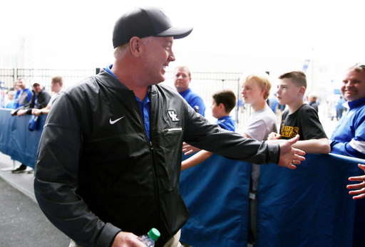 Mark Stoops

Blue beats White, 64-10.

Photo by Britney Howard | UK Athletics