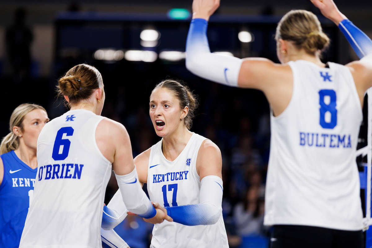 Kassie O’Brien and Brooklyn DeLeye Bring Home SEC Awards