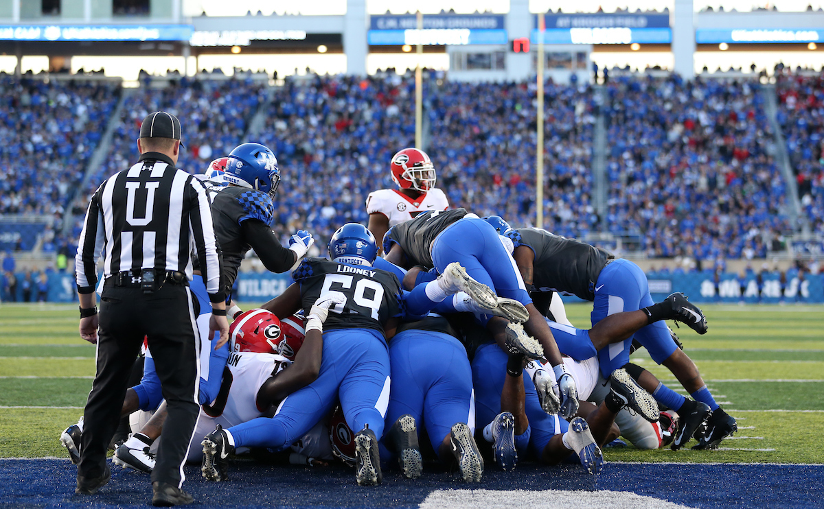 UK Defense

Georgia beats UK 34-17.


Photo By Barry Westerman | UK Athletics