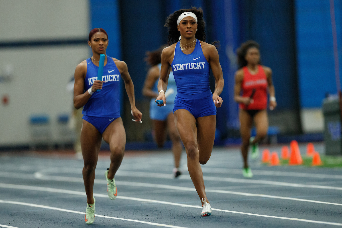 MASAI RUSSELL. ALEXIS HOLMES.

Jim Green Track Invitational Day 2.

Photo by Elliott Hess | UK Athletics