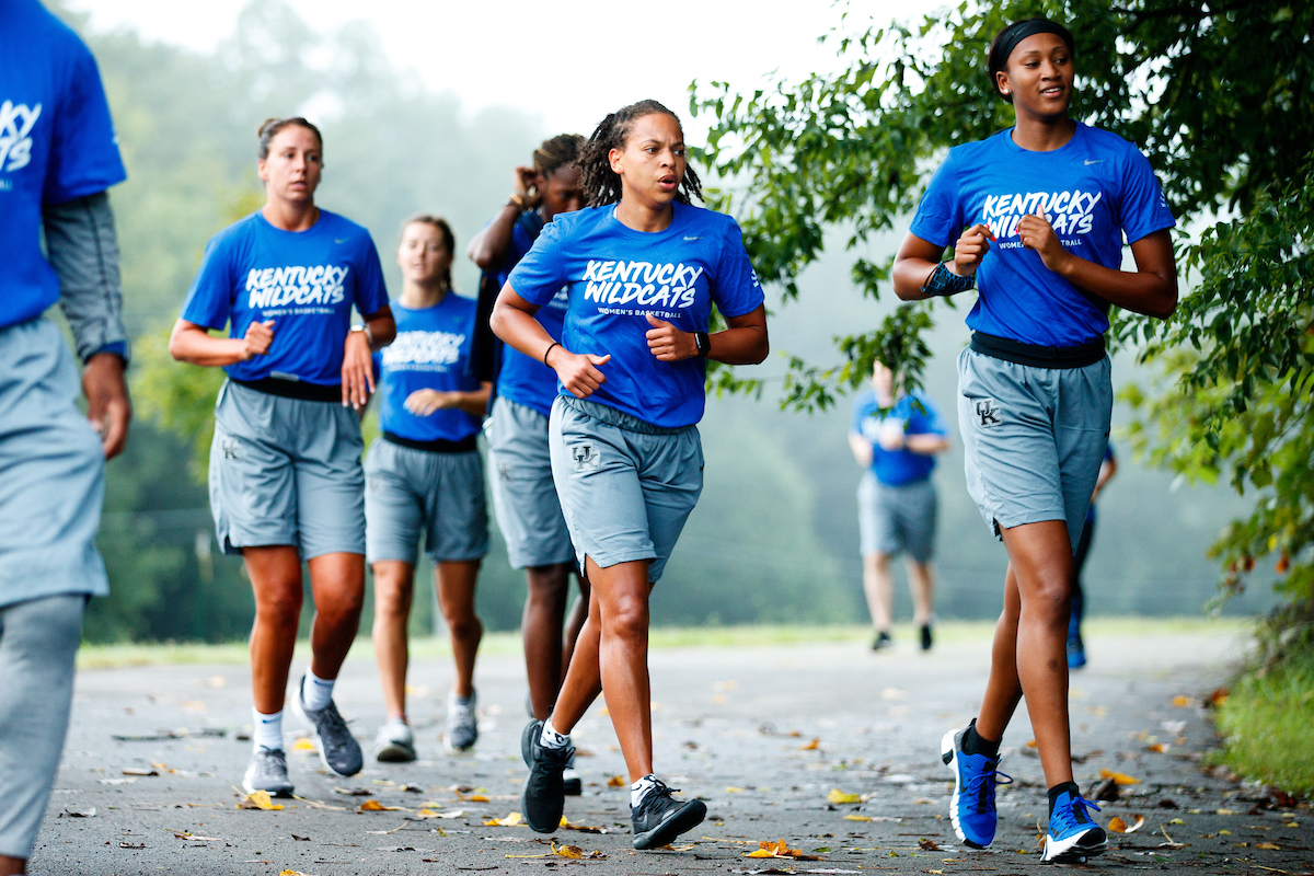 Amber Smith. Nyah Leveretter. 

Kentucky Women’s Basketball team bonding trip to Fort Campbell.

Photo by Eddie Justice | UK Athletics