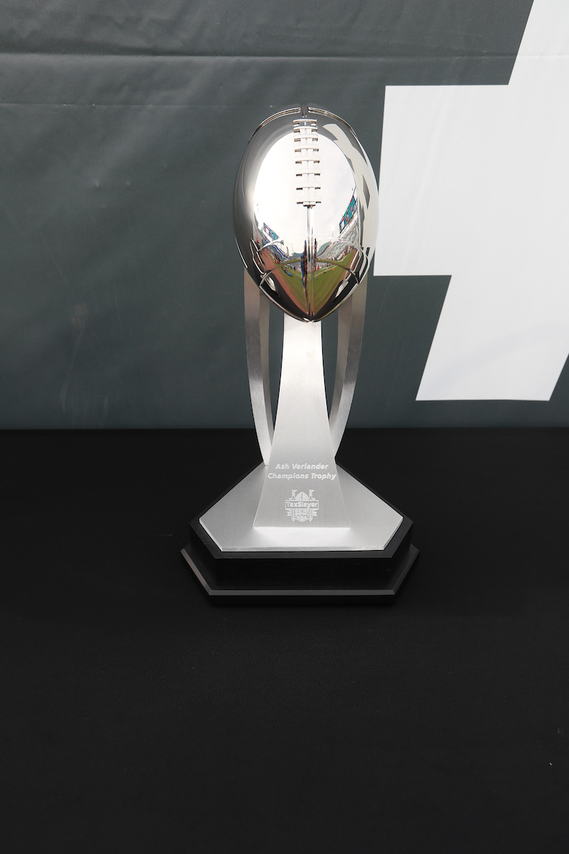 Gator Bowl Trophy

Kentucky beats NC State 23-21

Photo by Jacob Noger | UK Football