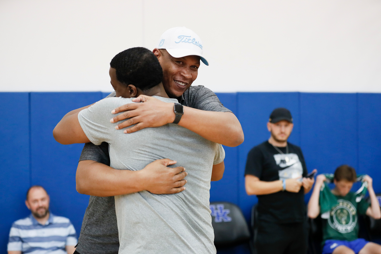 Kenny Payne. Chin Coleman.

Summer practice.

Photo by Chet White | UK Athletics