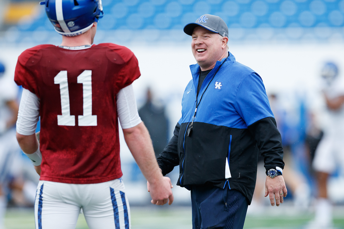 BEAU ALLEN. COACH STOOPS.

2021 UK Football Spring Practice.

Photo by Elliott Hess | UK Athletics