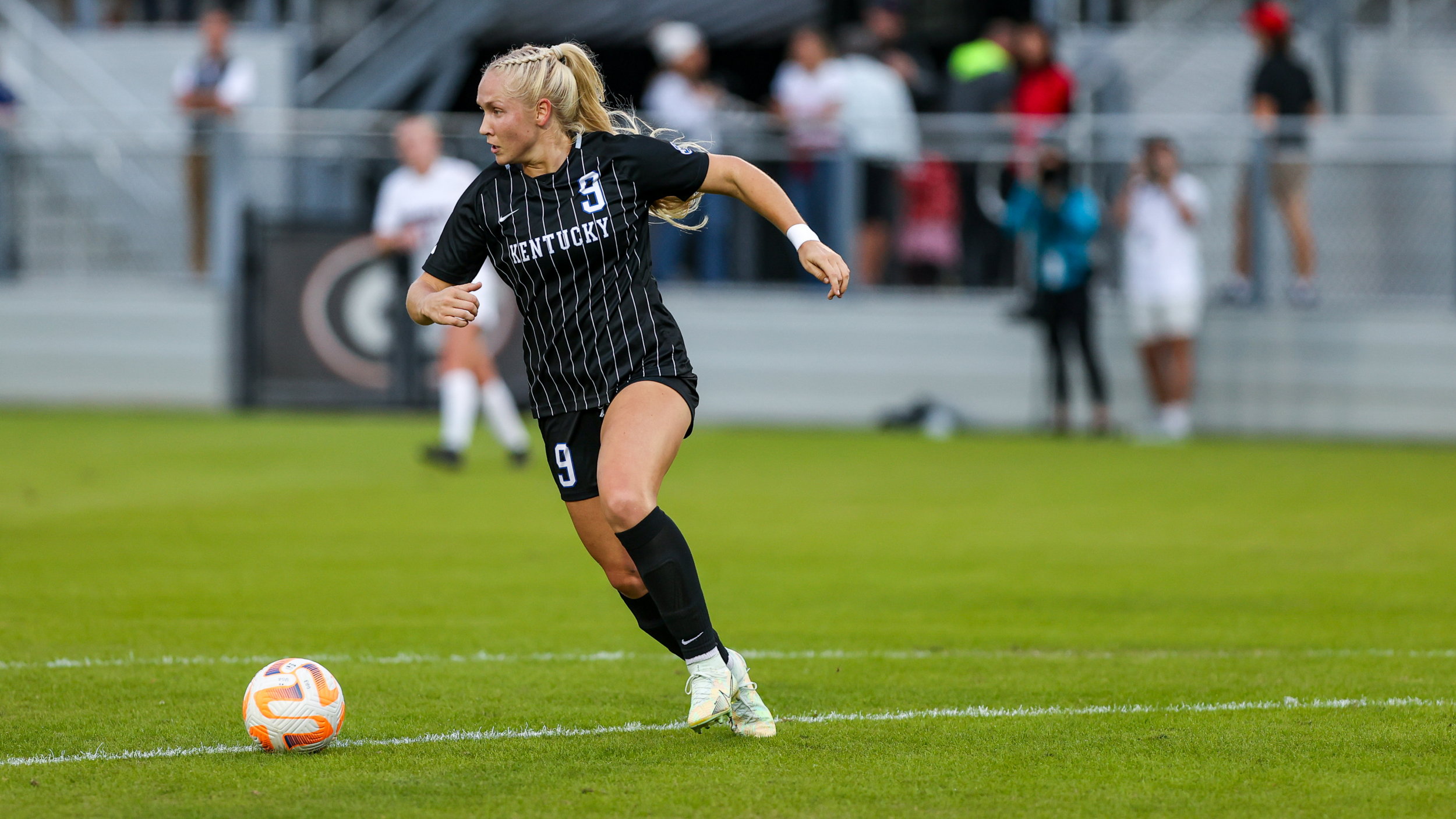 No. 23 Kentucky Edged by Georgia, 1-0, in Athens