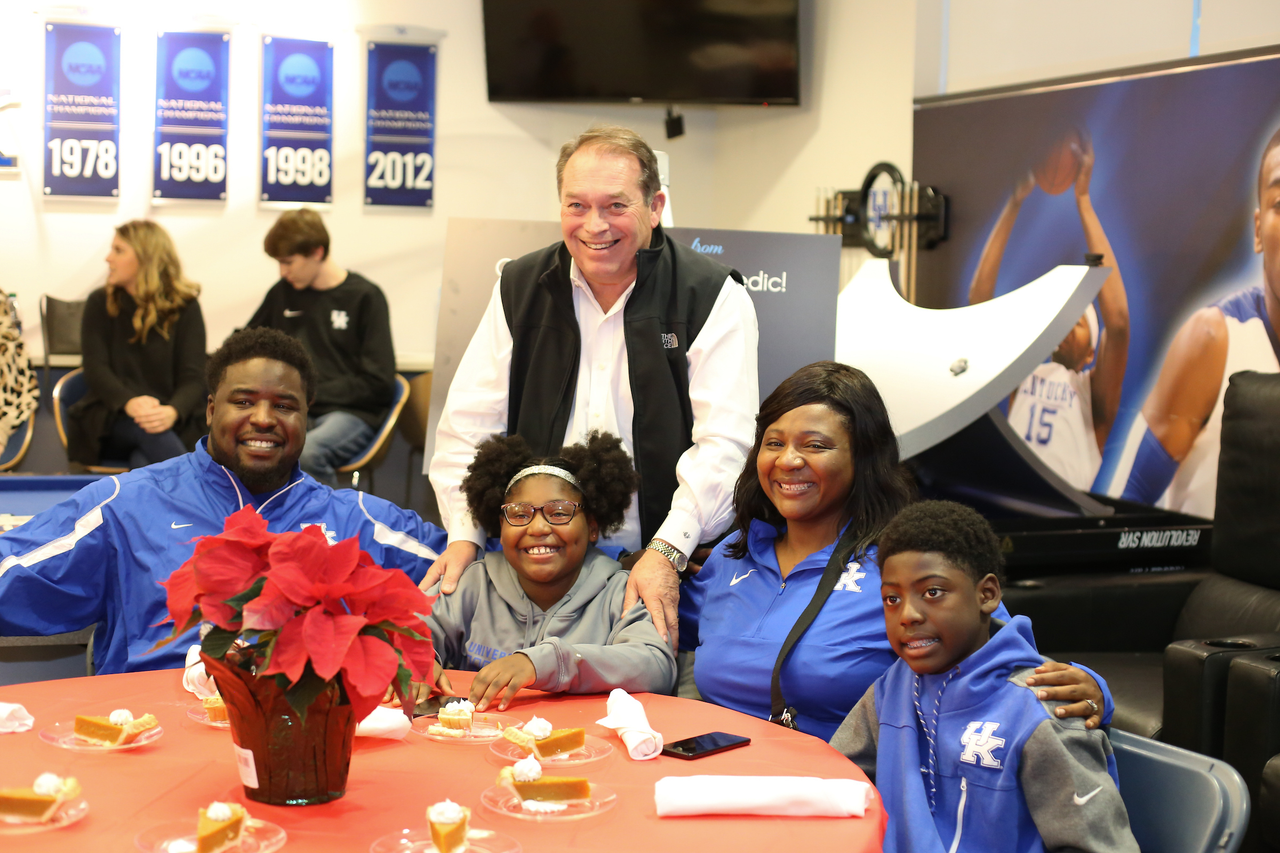 A Kentucky Christmas.

Photo by Maddie Baker | UK Athletics