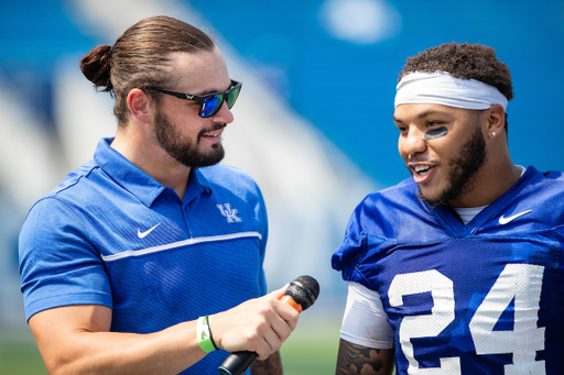 Kash Daniel & Chris Rodriguez Jr.

UK Football Fan Day 2021

Photo by Jacob Noger | UK Football