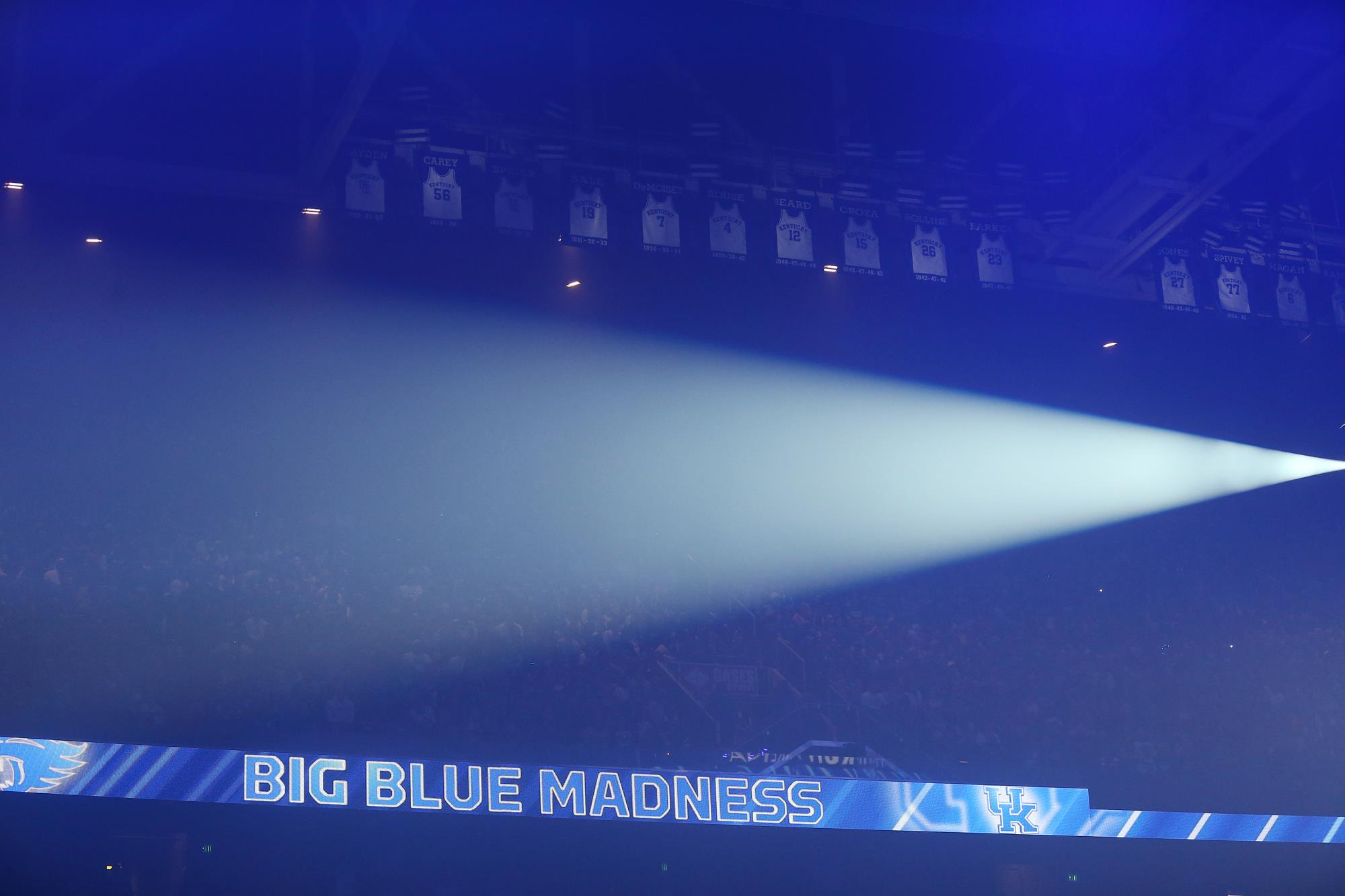 Big Blue Madness the Official Intro for Freshmen, New UK Team