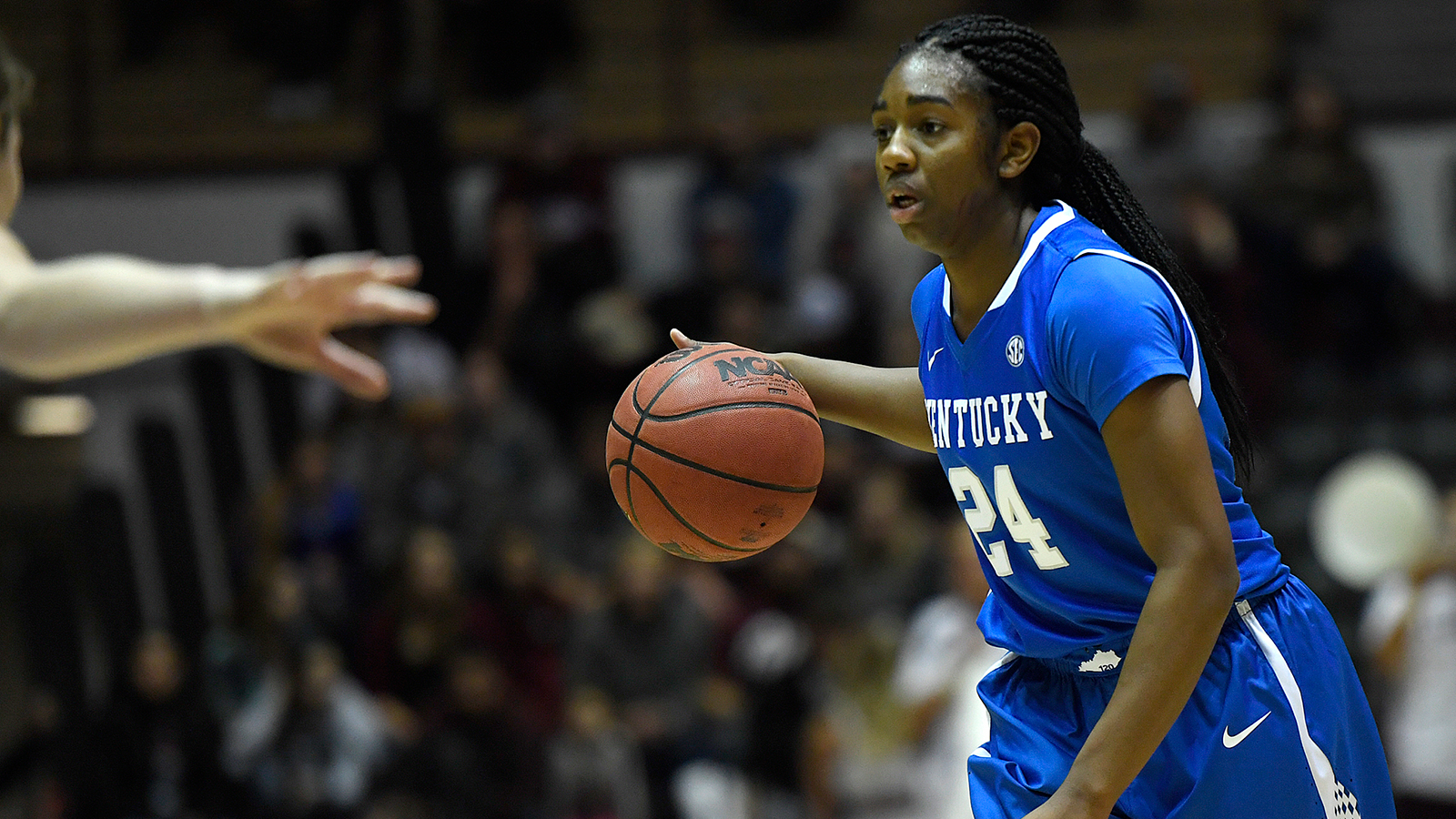 No. 25 Kentucky Wins at Montana, 71-54