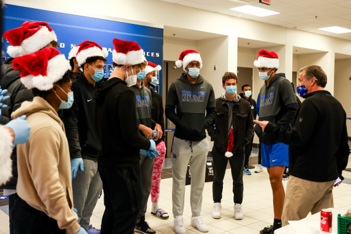 Team. 

Kentucky men's basketball gives back for the holidays.

Photo by Eddie Justice | UK Athletics