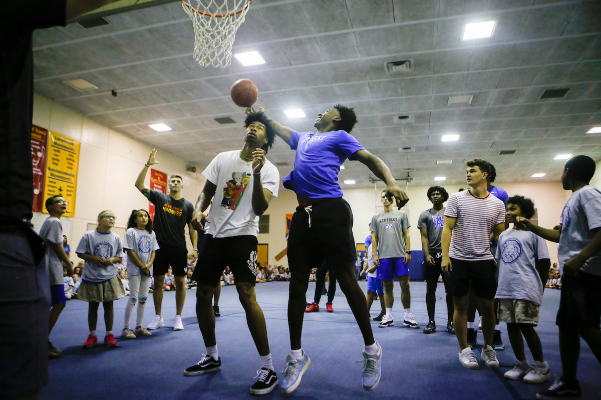 Nick Richards, Ashton Hagans, Nate Sestina, Riley Welch, Brennan Canada, Tyrese Maxey.

Men's Basketball team delivers food to God’s Pantry at Picadome Elementary. 

Photo by Hannah Phillips | UK Athletics