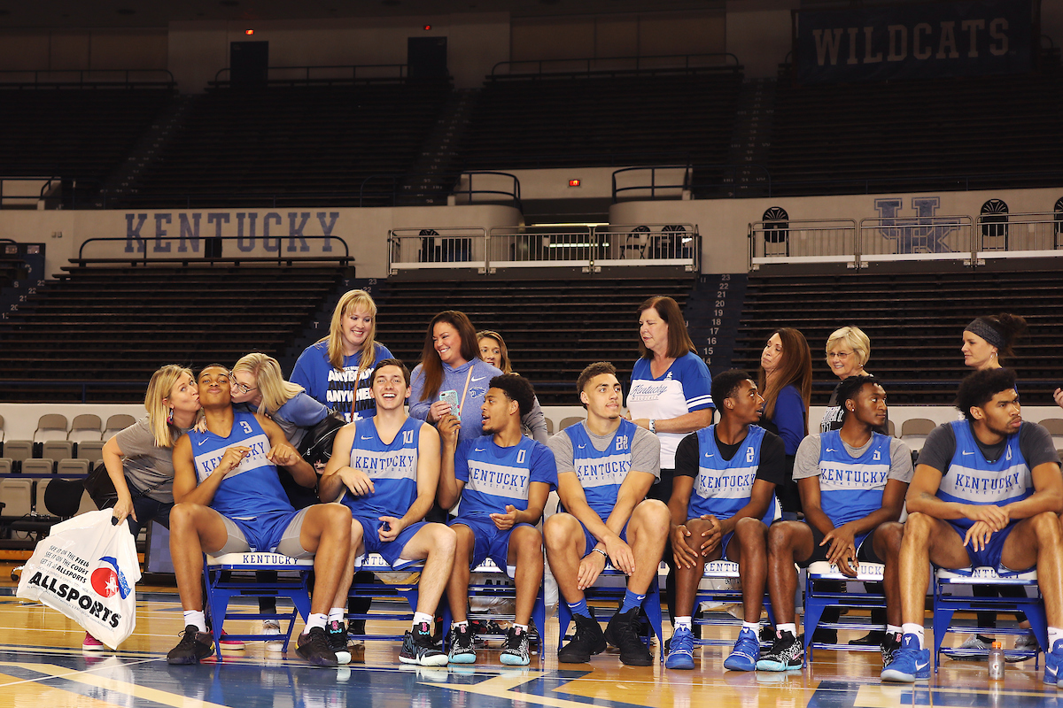 UK MBB hosts 2018 women's clinic at the Joe Craft Center in Lexington, KY,

Photo by Quinn Foster