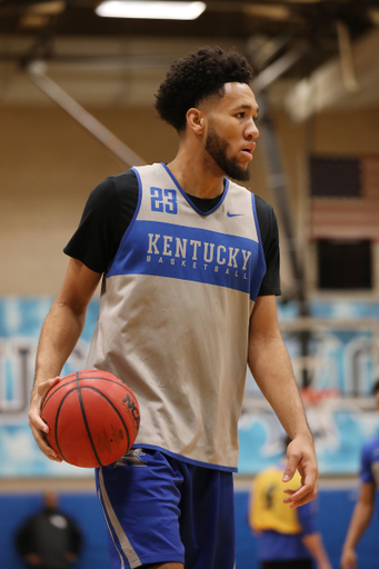 Practice.

Photo by Quinn Foster | UK Athletics