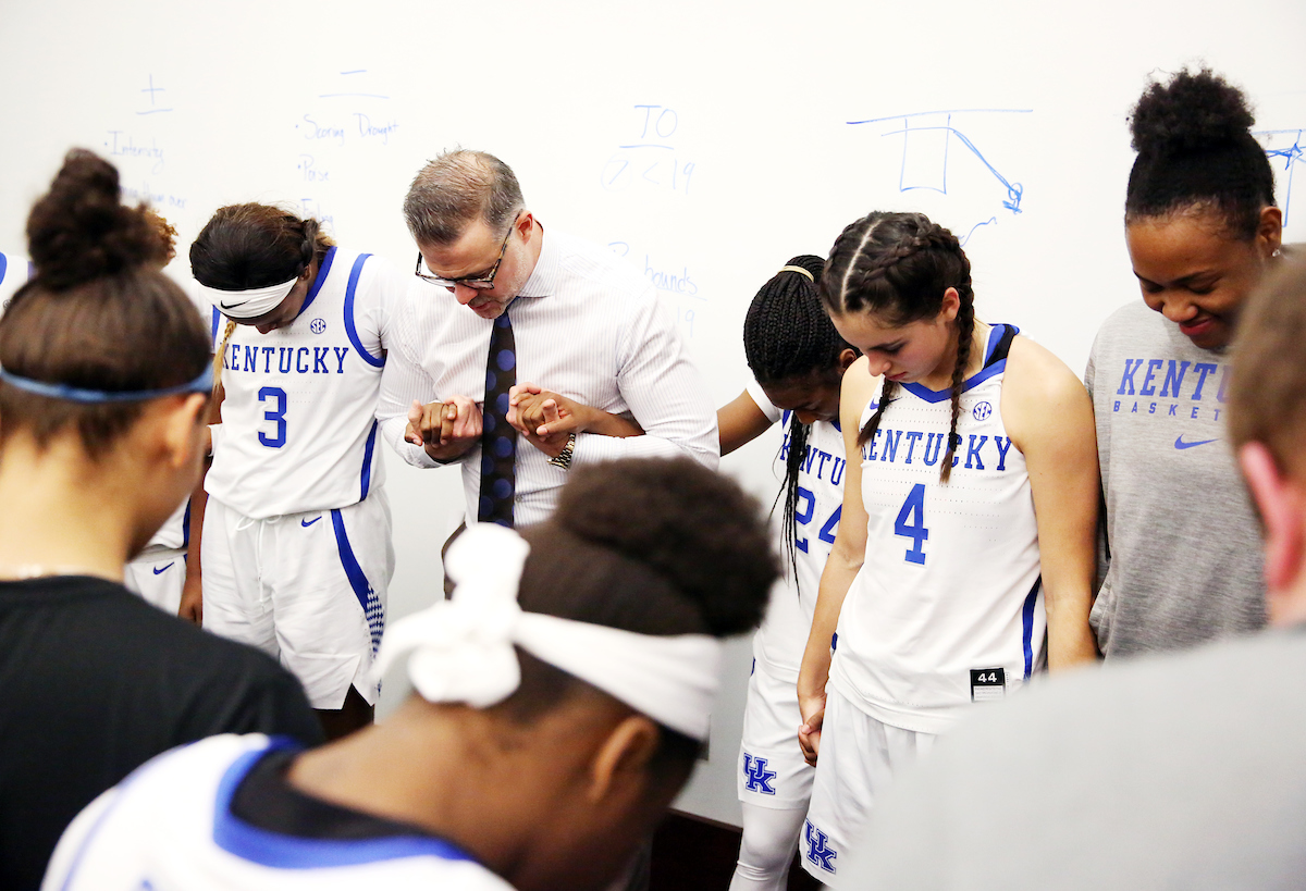 Matthew Mitchell


Women's Basketball beats Virginia 63-51 at Rupp Arena on Thursday, November 15, 2018.

Photo by Britney Howard  | UK Athletics