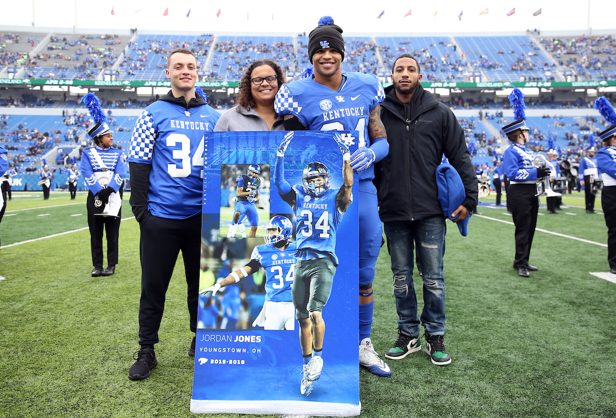 Jordan Jones

UK Football beats MTSU 34-23 on Senior Day at Kroger Field. 

Photo by Britney Howard | UK Athletics